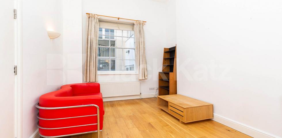 			NEW INSTRUCTION!, 2 Bedroom, 1 bath, 1 reception Flat			 Pratt Street, CAMDEN